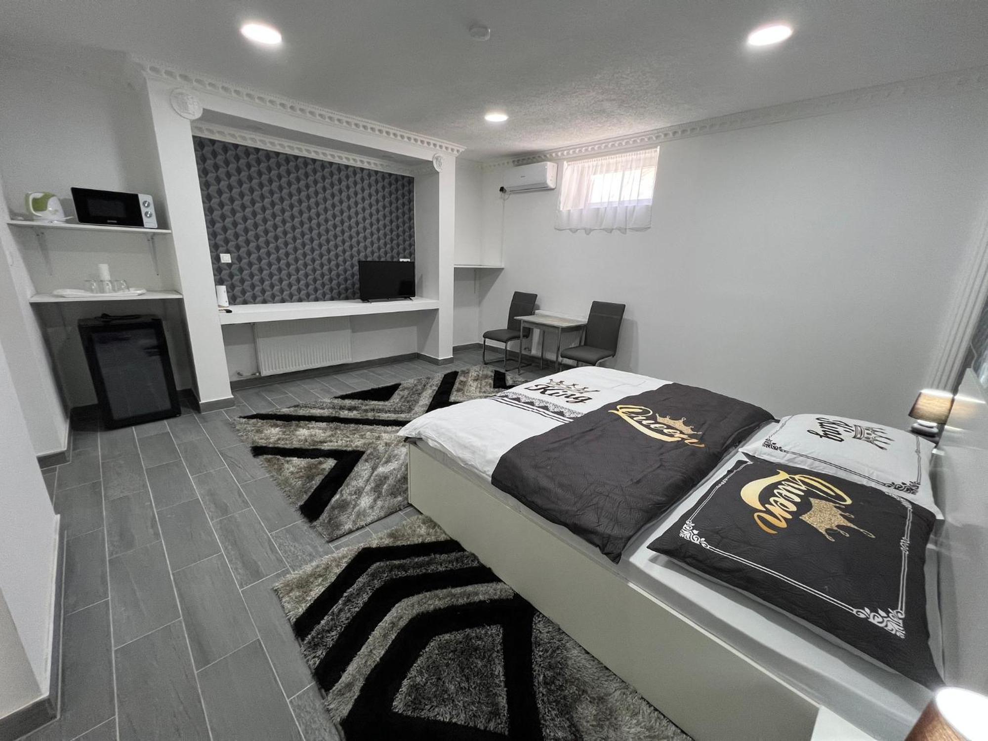 Adel Apartman Kisujszallas Zewnętrze zdjęcie
