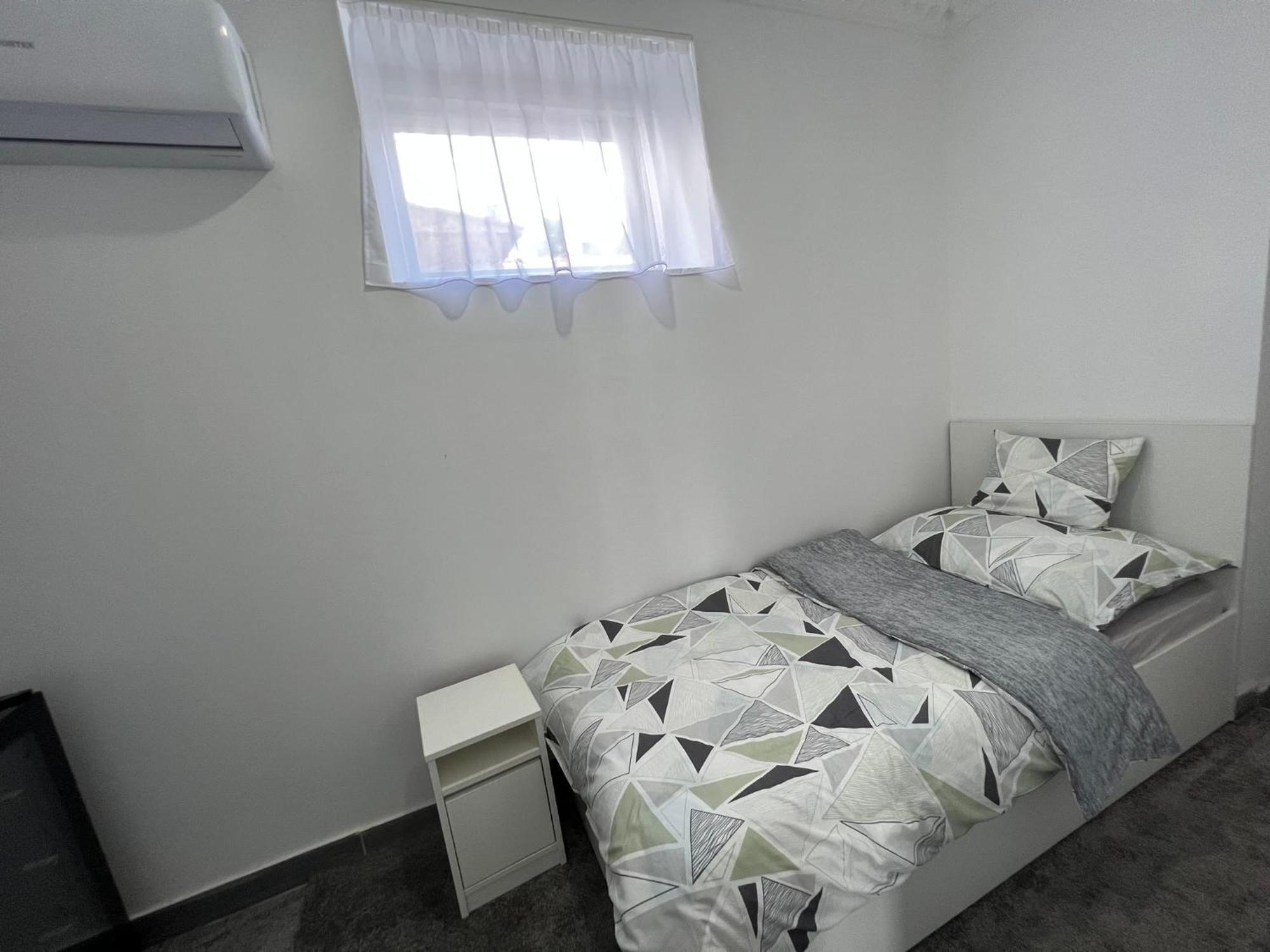 Adel Apartman Kisujszallas Zewnętrze zdjęcie