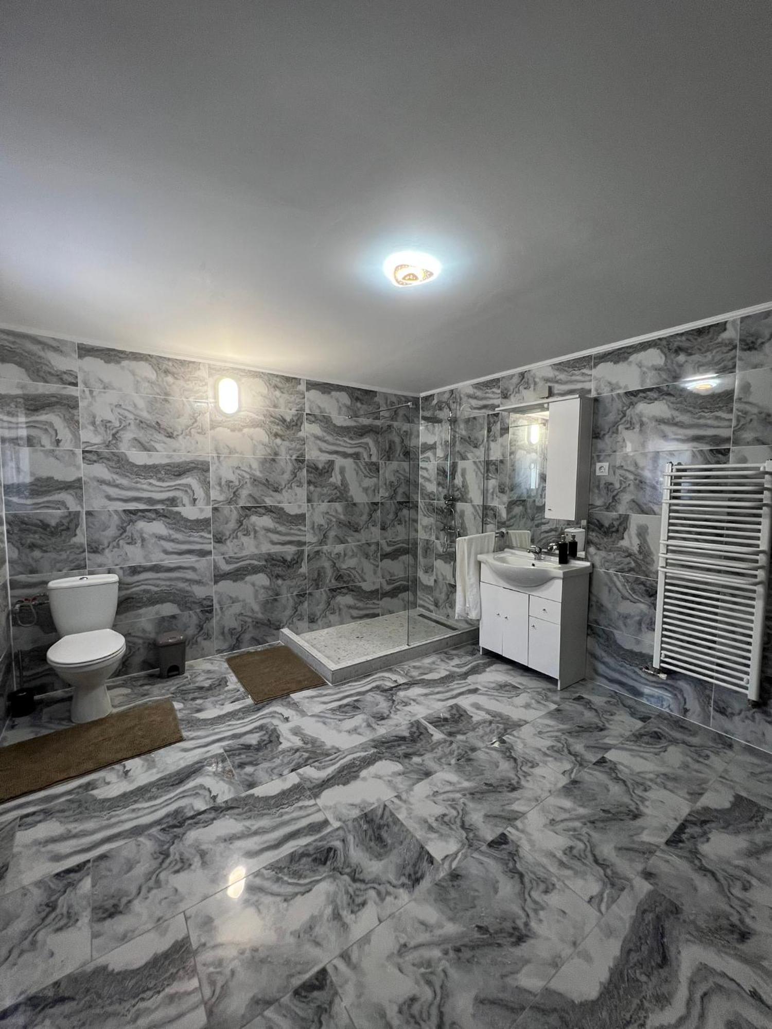 Adel Apartman Kisujszallas Zewnętrze zdjęcie